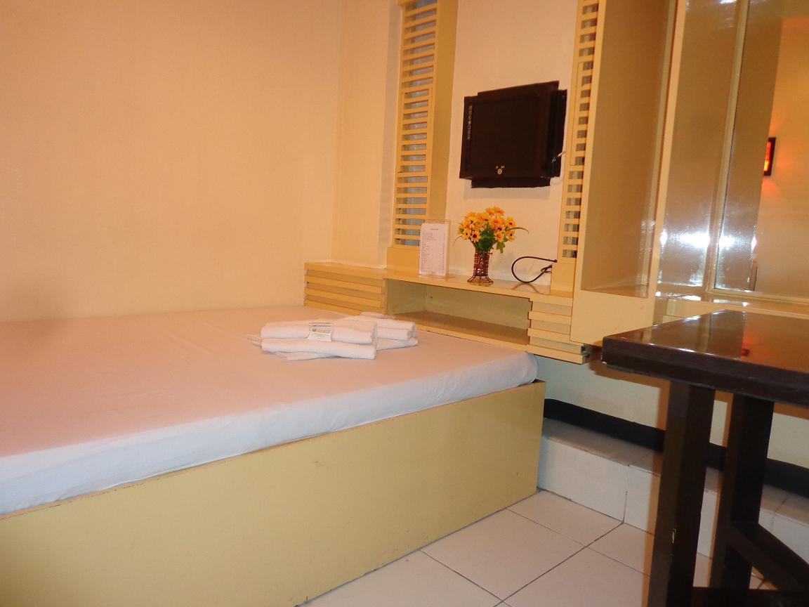 Hotel Oyo 191 Paradise Apartelle Manila Zewnętrze zdjęcie